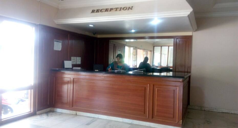 Jewel rock hotel, Hassan 2